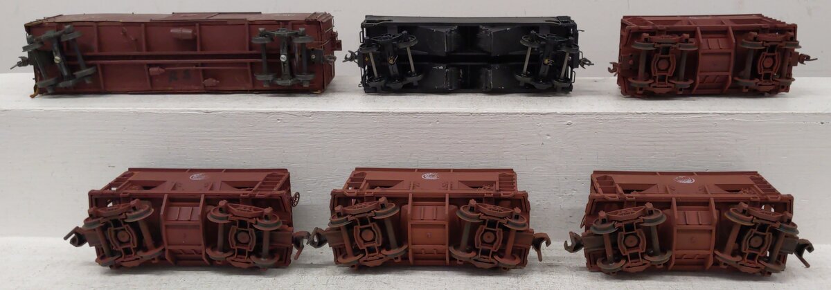 O Scale (2-rail) Assorted Freight Cars [6]