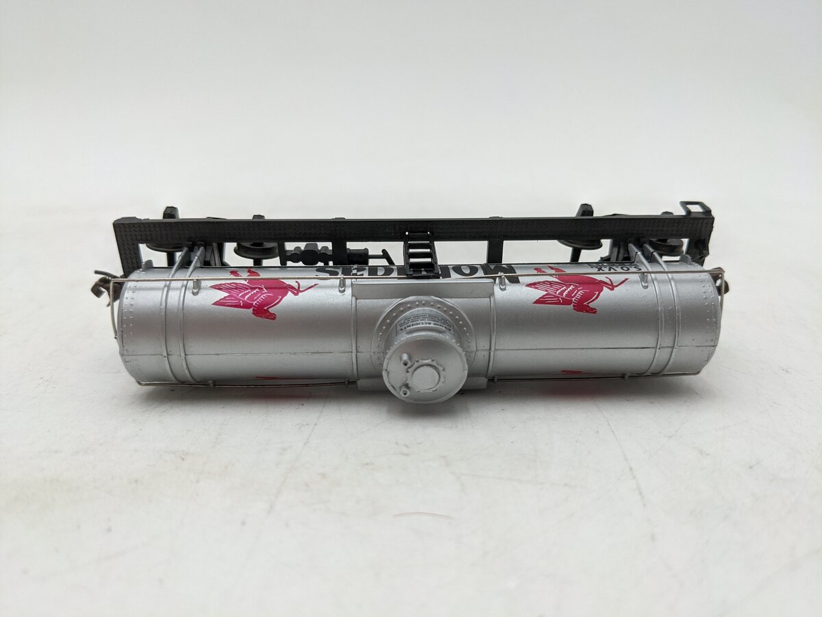 Mantua 732-594 HO Mobil Heavy 36' Tank Car EX/Box