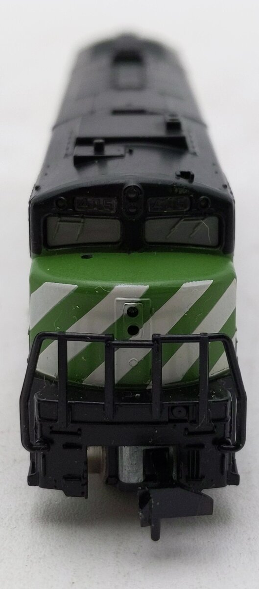 Trix T12049 N Scale Burlington Northern U30CG Passenger Diesel Locomotive #7671 EX/Box