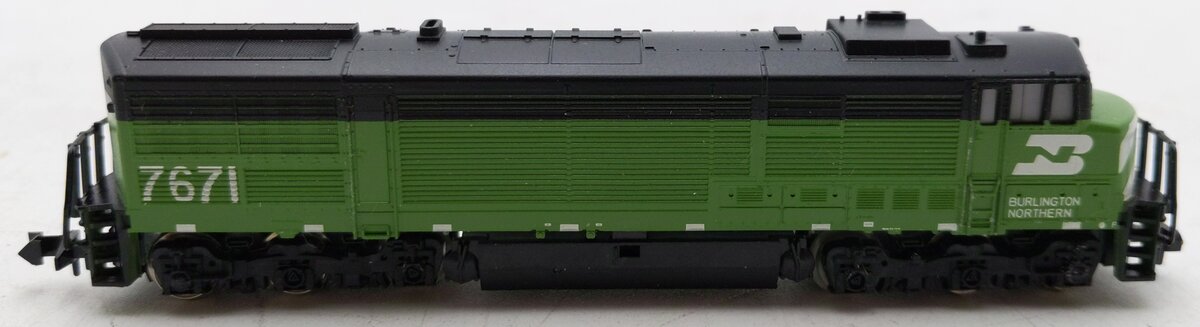 Trix T12049 N Scale Burlington Northern U30CG Passenger Diesel Locomotive #7671 EX/Box