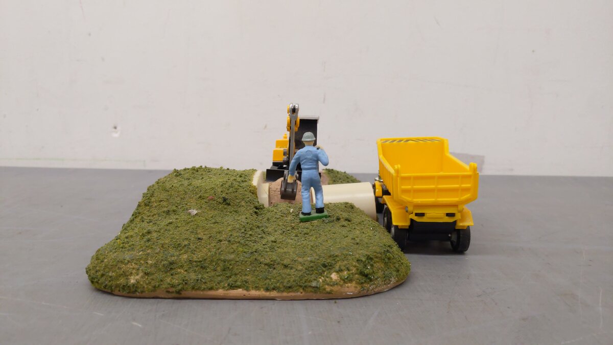 Lionel 6-21447 Backhoe Construction Scene EX/Box