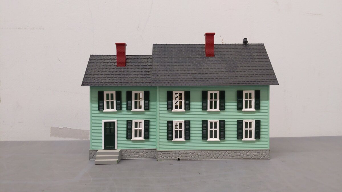 MTH 30-9047 O Green Country House With Dark Green Shutters #4 EX/Box