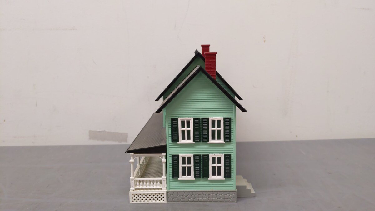 MTH 30-9047 O Green Country House With Dark Green Shutters #4 EX/Box