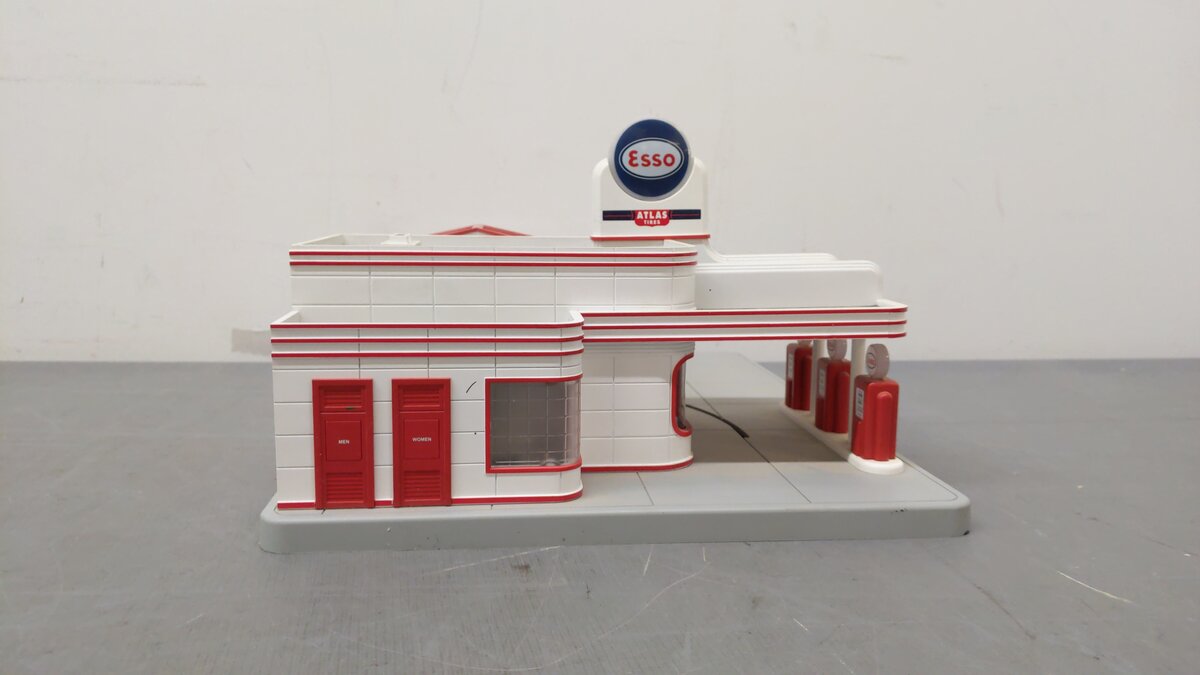MTH 30-9106 O Gauge Esso Operating Gas Station LN/Box