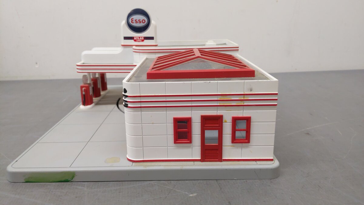 MTH 30-9106 O Gauge Esso Operating Gas Station LN/Box