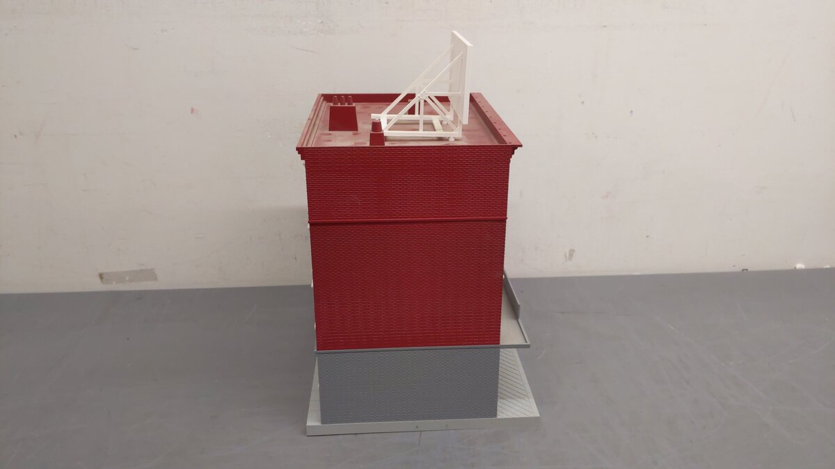 MTH 30-9013 Four Story Office Supply Building "Hobby Shop" EX/Box