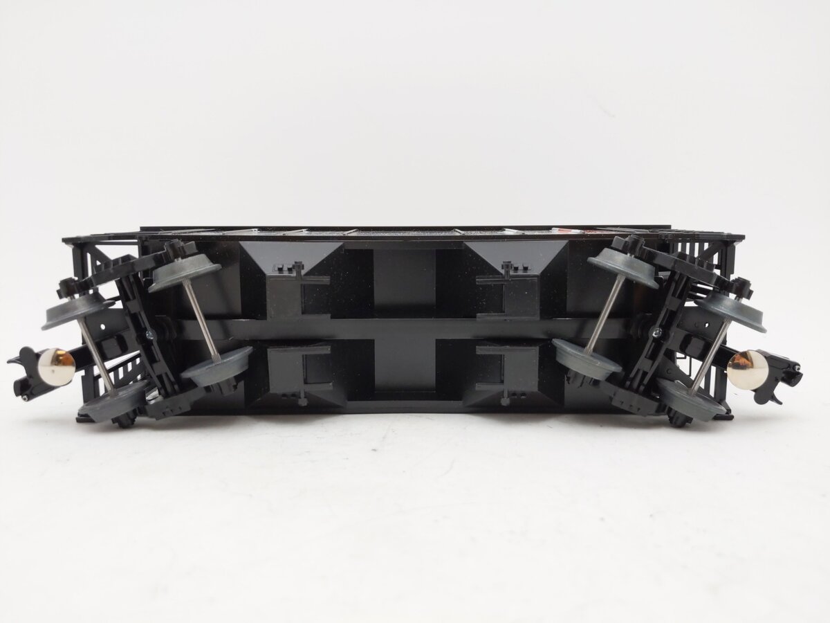 Weaver U1909 CP Rail Hopper LN/Box
