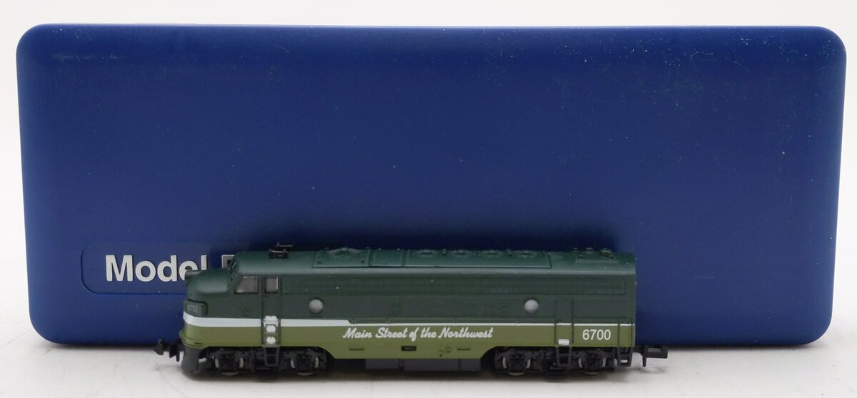Model Power 7451 N Scale FP-7 Northern Pacific Diesel Locomotive #6700 LN/Box