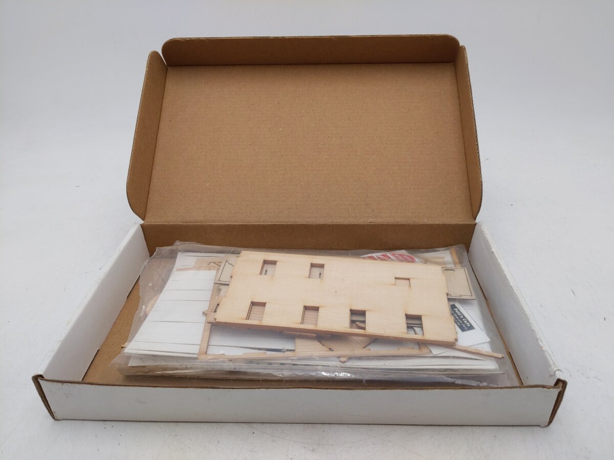 American Model Builders 143 HO Hotel Windsor Laser Art Building Kit EX/Box