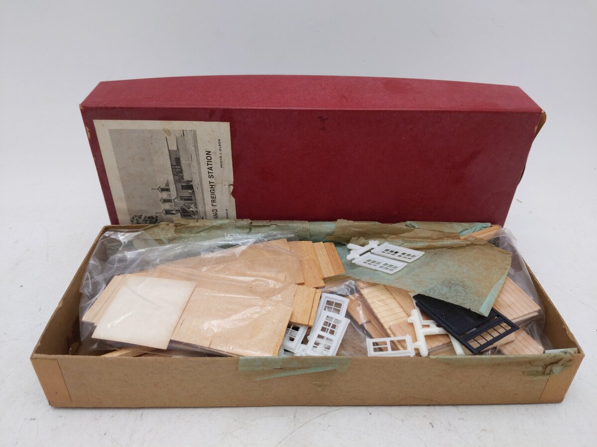 Muir Models 008 HO Scale Luning Freight Station Building Wood and Plastic Kit EX/Box