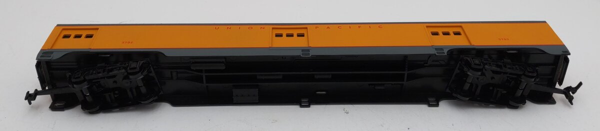IHC 48270 HO Union Pacific Baggage Smooth Side Car #5702 LN/Box