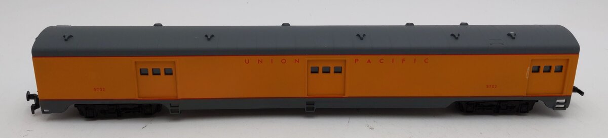 IHC 48270 HO Union Pacific Baggage Smooth Side Car #5702 LN/Box