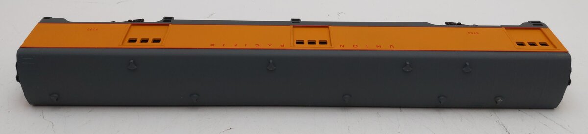 IHC 48270 HO Union Pacific Baggage Smooth Side Car #5702 LN/Box