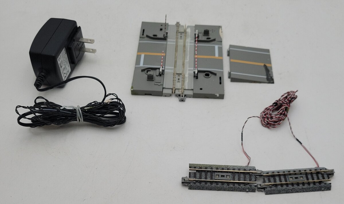 Kato 20-652-1 N Unitrack North American Style Automatic Crossing Gate VG/Box