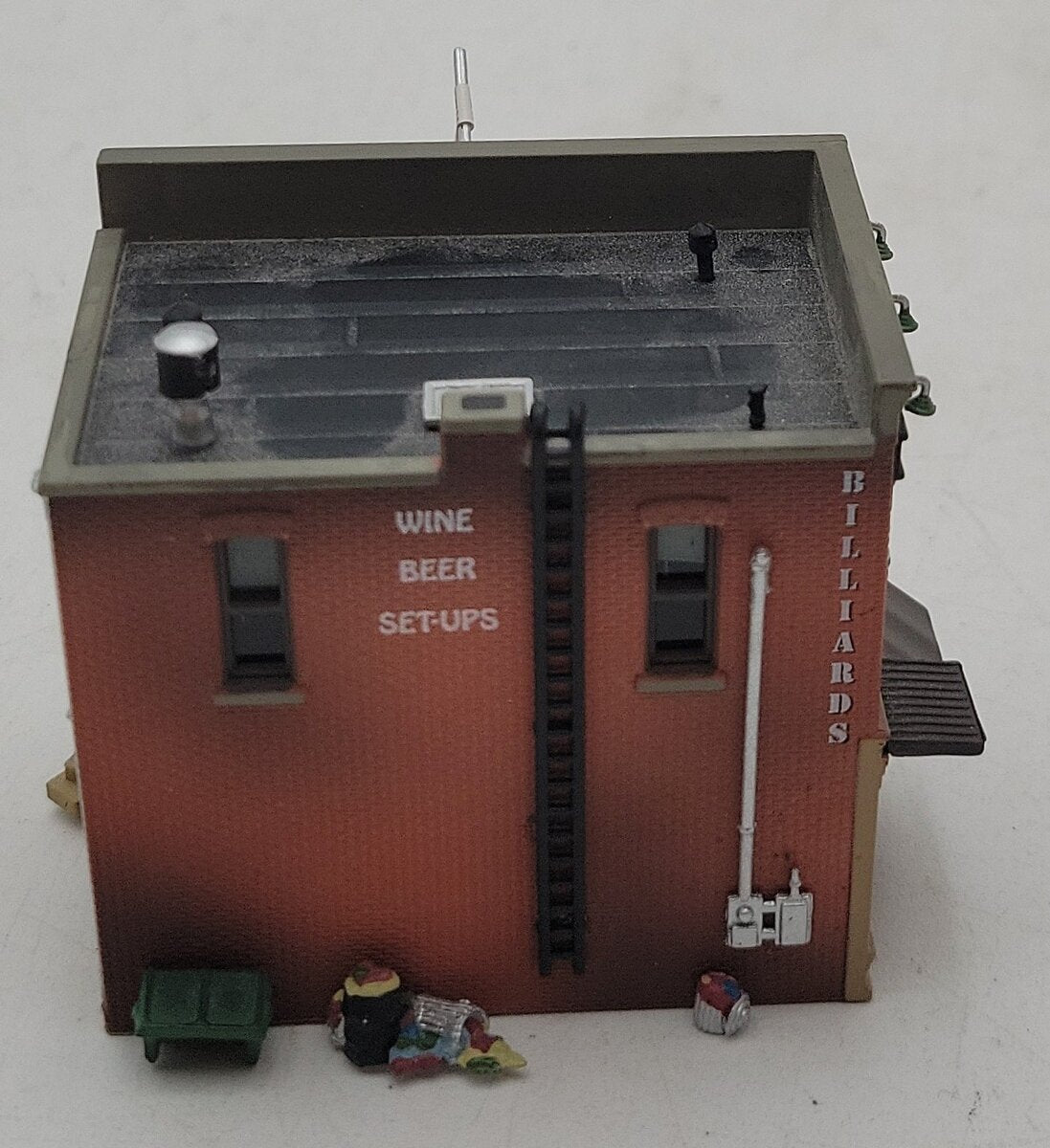 Woodland Scenics BR4923 N Built-&-Ready Corner Emporium Building w/ No Light