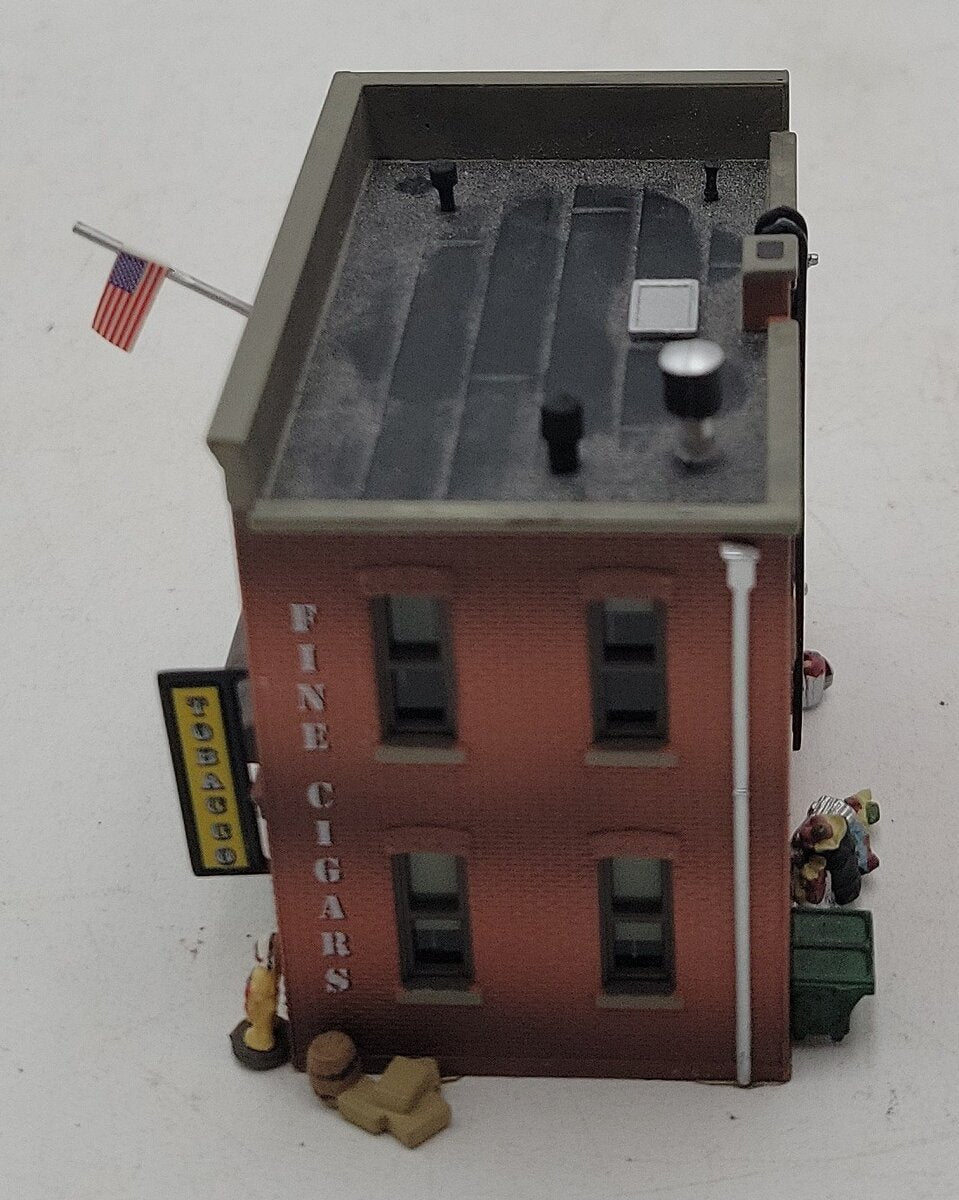 Woodland Scenics BR4923 N Built-&-Ready Corner Emporium Building w/ No Light