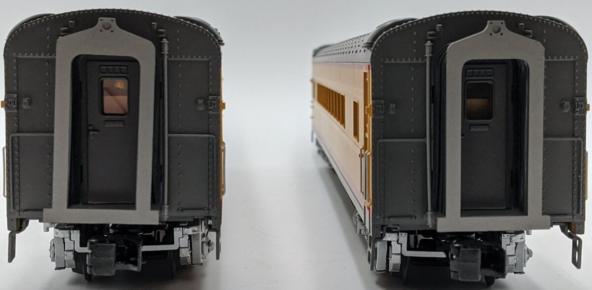 MTH 20-3416B O 2-Car 70' Streamlined Coach/Coach Passenger Set (Smooth) NIB