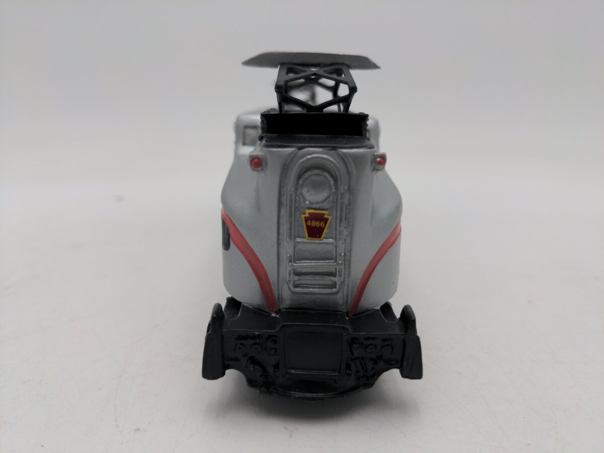 Avon Lionel Classic Collection GG-1 Pennsylvania Electric Engine w/ Wooden Base EX/Box