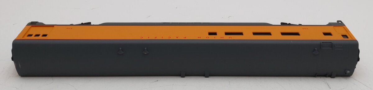 IHC 48274 HO Union Pacific Combine Passenger Car #5710 LN/Box