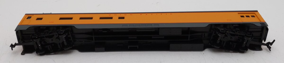 IHC 48274 HO Union Pacific Combine Passenger Car #5710 LN/Box