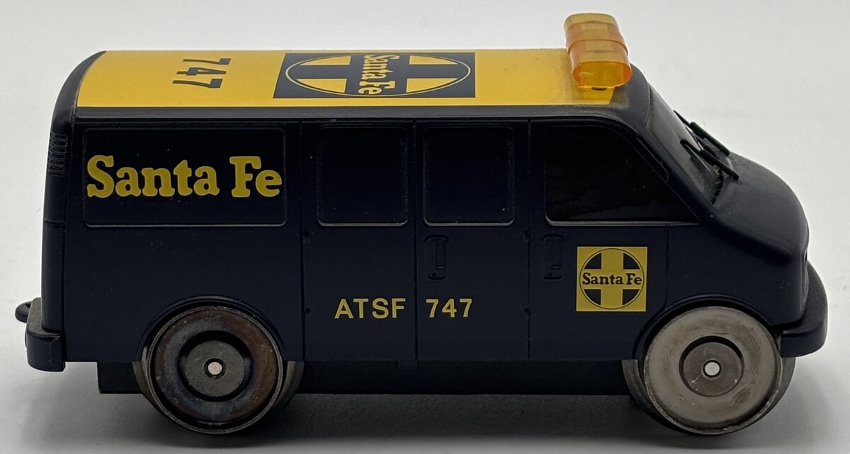 K-Line K2629-08 ATSF Motorized Railroad Van EX/Box