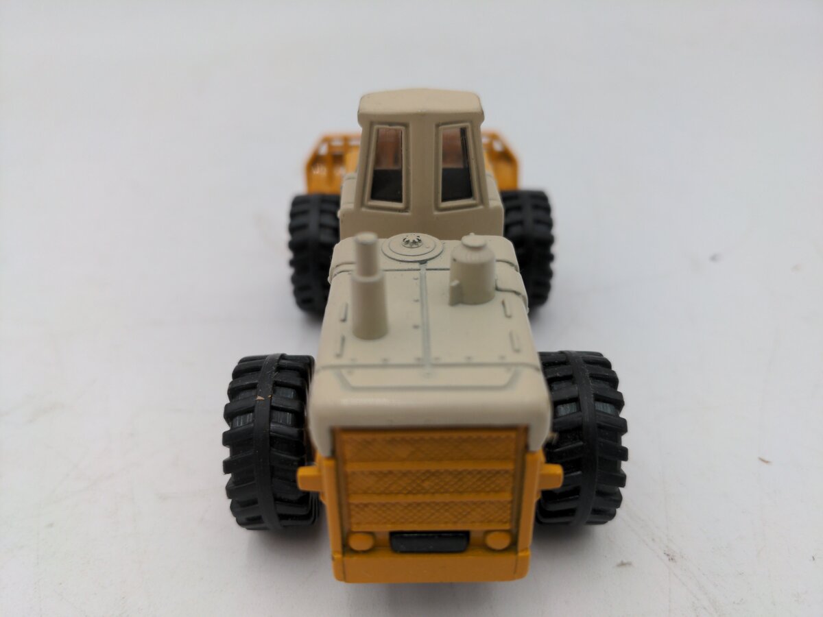 Ertl 1850 1:64 Wheel Loader 560 International Harvester Mighty Movers LN/Box