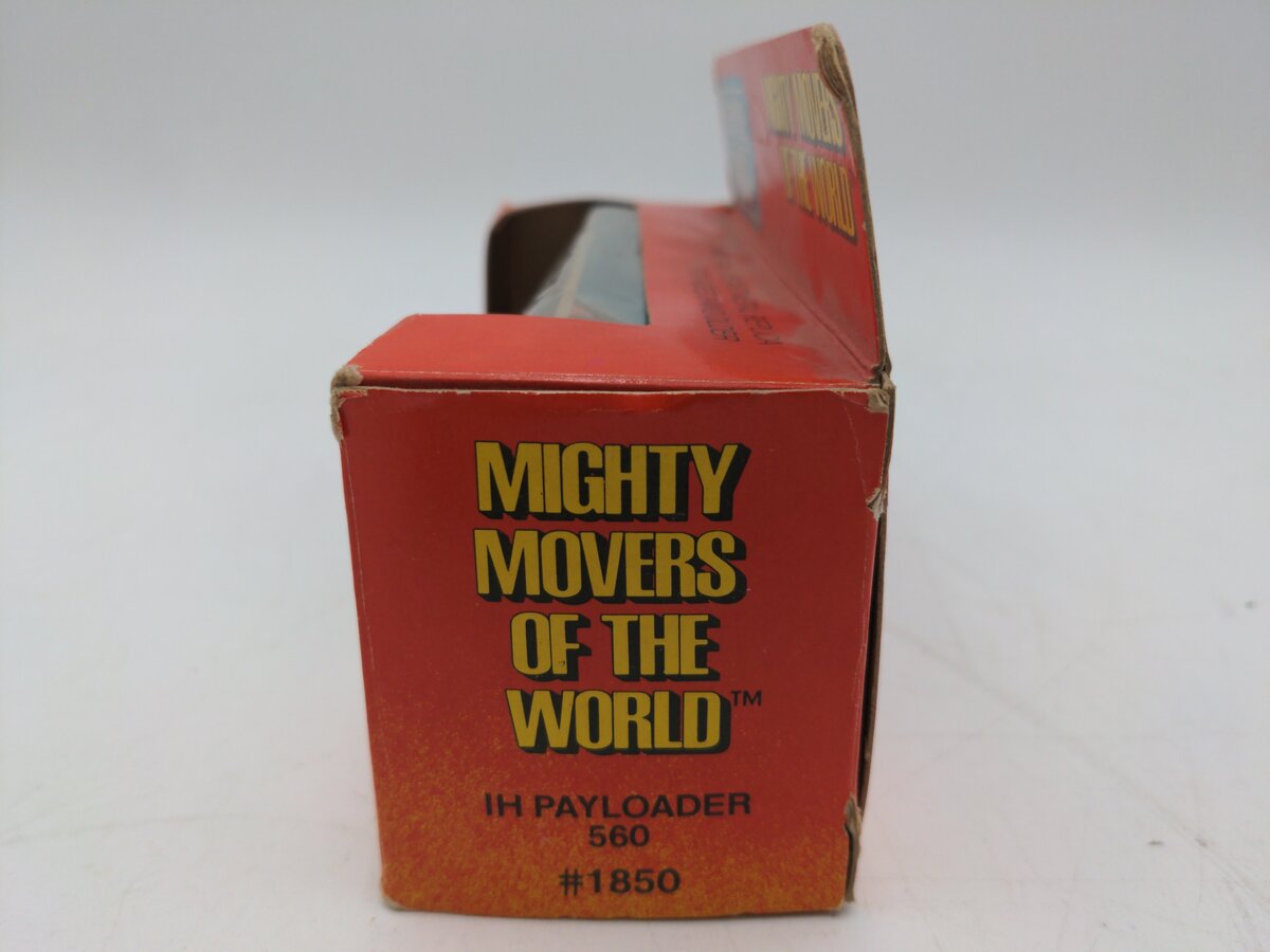 Ertl 1850 1:64 Wheel Loader 560 International Harvester Mighty Movers LN/Box