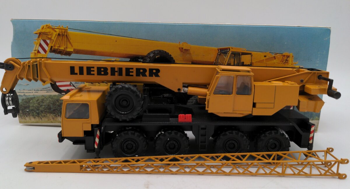 Conrad 2079 1:50 Scale Liebherr LTM 1060 Mobile Truck Crane VG/Box