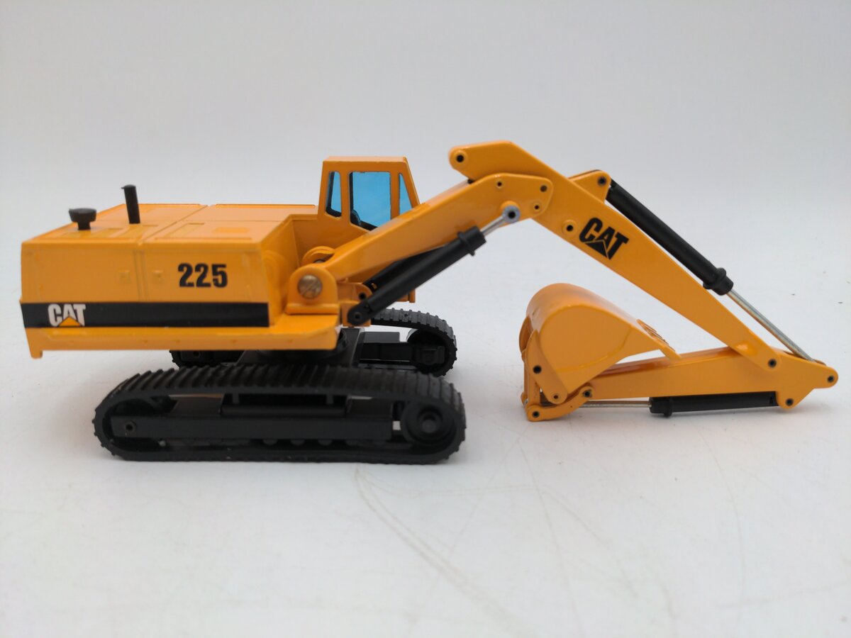 Joal 216 1:50 Cat 225 Hydraulic Excavator LN/Box