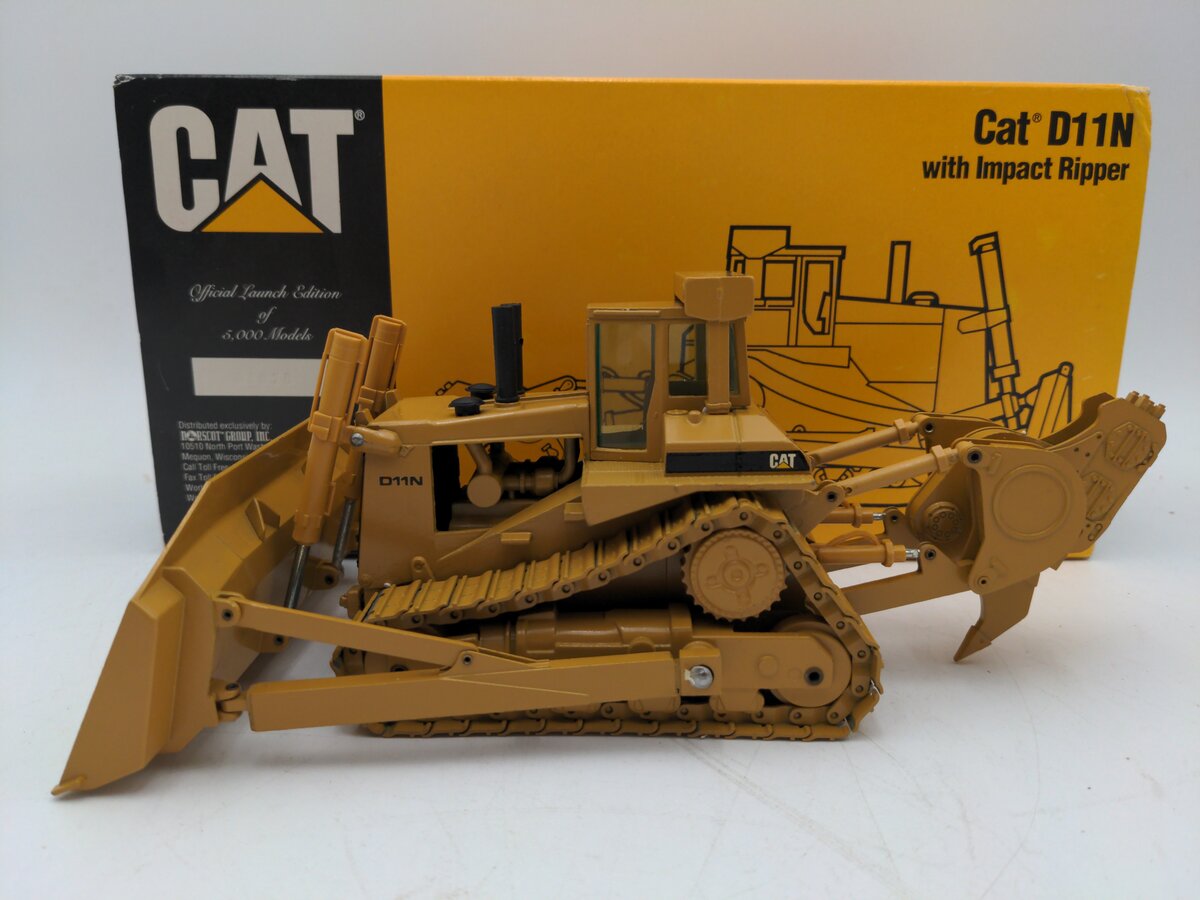 Conrad 2854 1:50 Cat D11N Track-Type Tractor With Impact Ripper EX/Box