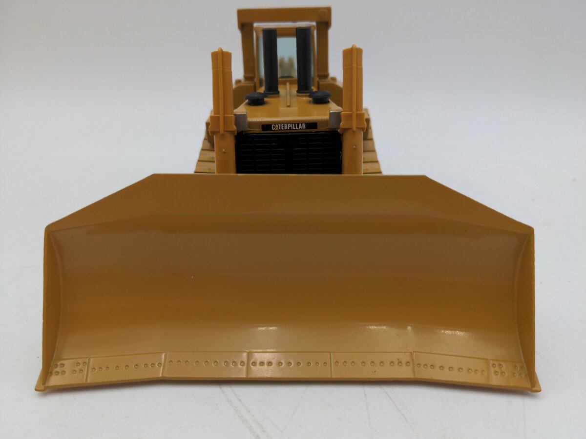 Conrad 2854 1:50 Cat D11N Track-Type Tractor With Impact Ripper EX/Box