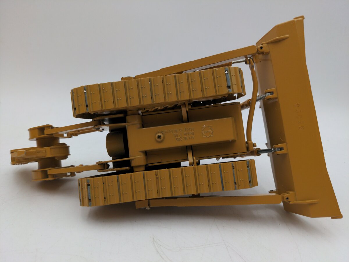 Conrad 2854 1:50 Cat D11N Track-Type Tractor With Impact Ripper EX/Box