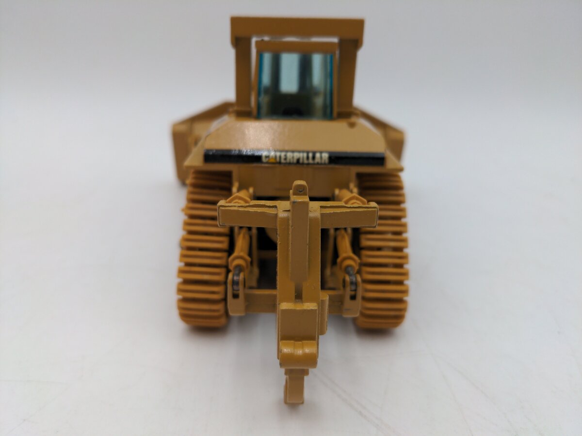 Conrad 2854 1:50 Cat D11N Track-Type Tractor With Impact Ripper VG/Box
