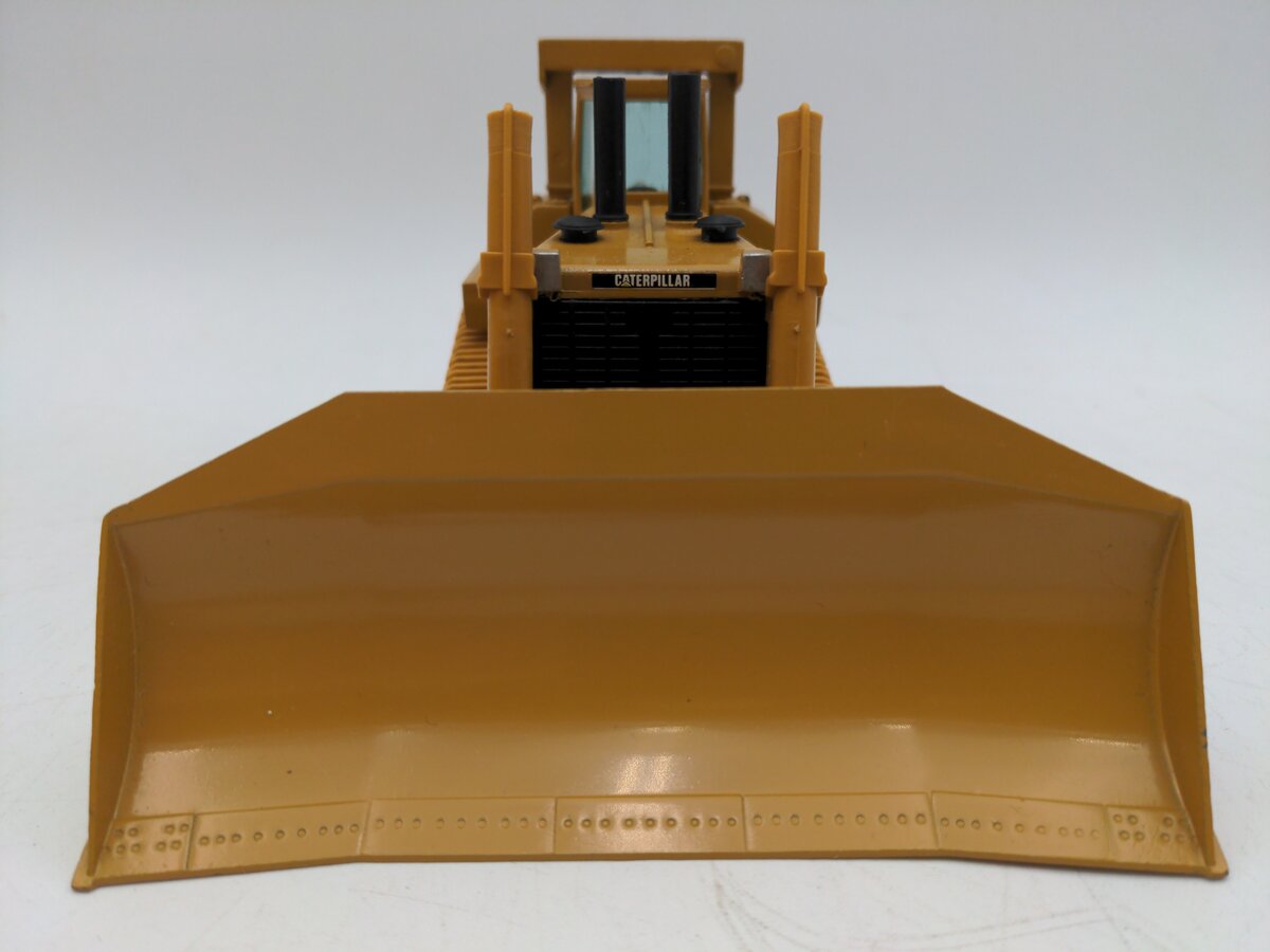 Conrad 2854 1:50 Cat D11N Track-Type Tractor With Impact Ripper VG/Box