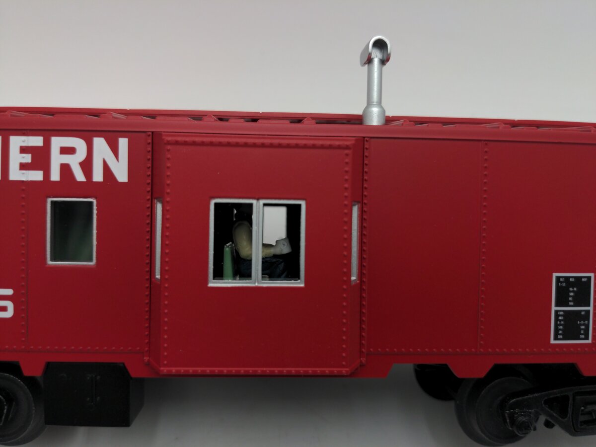 MTH 20-91830 O Scale Southern (#X406) Bay Window Caboose With Passenger LN/Box