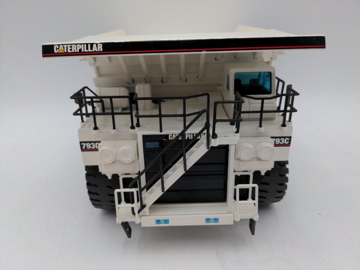 NZG 403 1:50 Caterpillar 793C Off-Highway Truck Official Launch Edition EX/Box