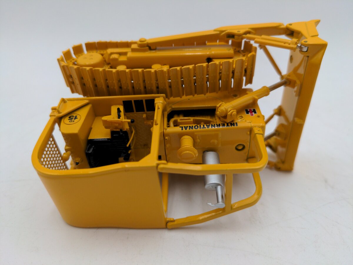 First Gear 50-3059 1:50 Scale International Harvester TD-15 Crawler Dozer LN/Box