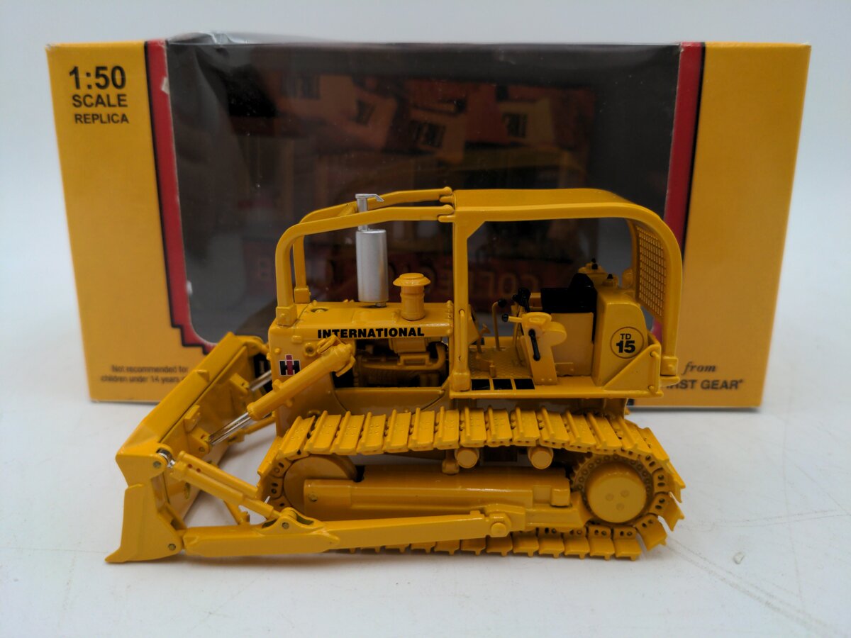 First Gear 50-3059 1:50 Scale International Harvester TD-15 Crawler Dozer LN/Box
