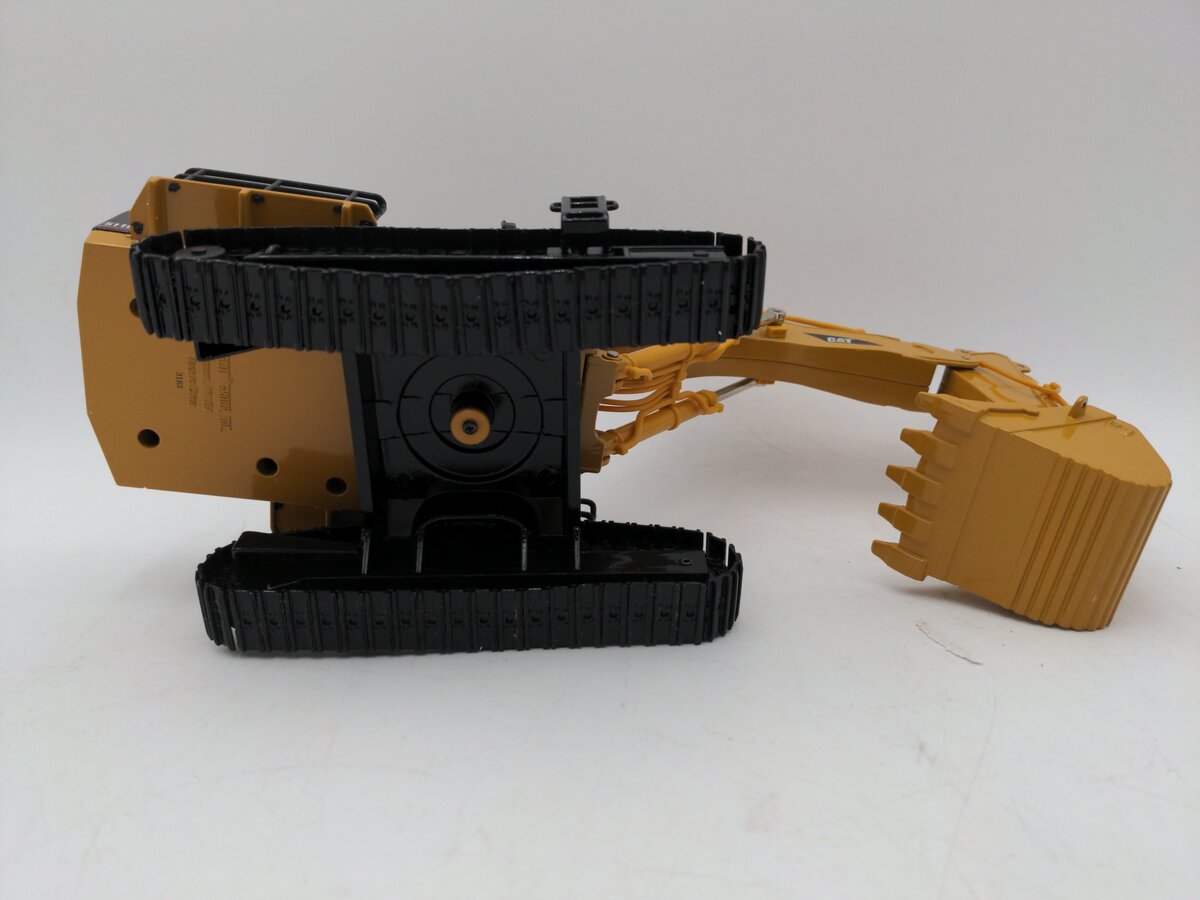 Norscot 55098 1:50 Scale CAT 5110B Hydraulic Excavator With Metal Tracks LN/Box
