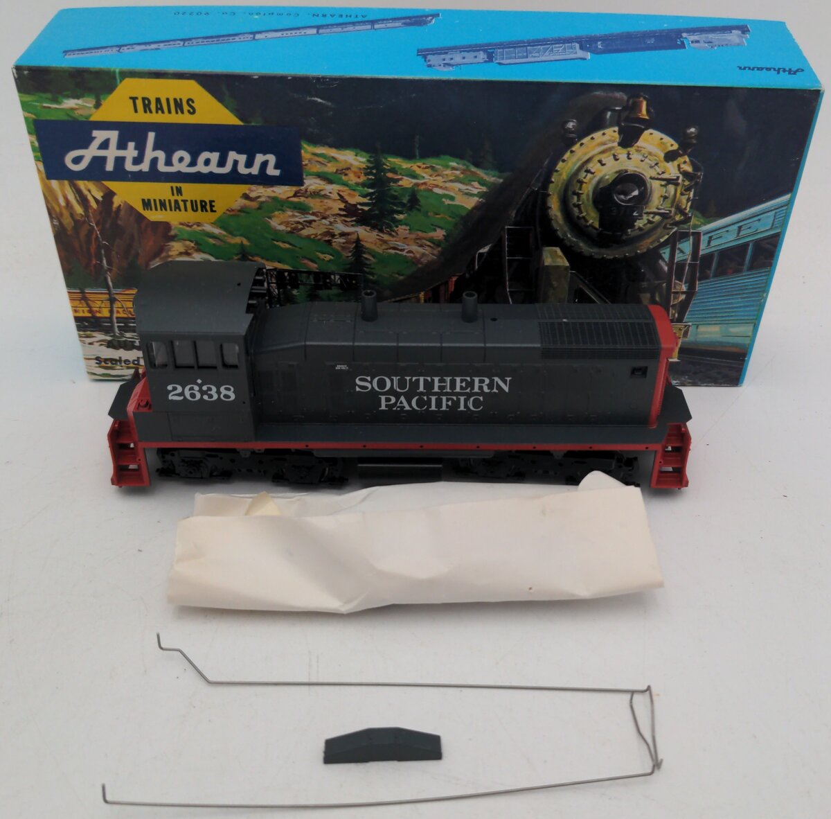 Athearn 3906 HO Southern Pacific SW 1500 Powered Diesel Switcher #2638 EX/Box