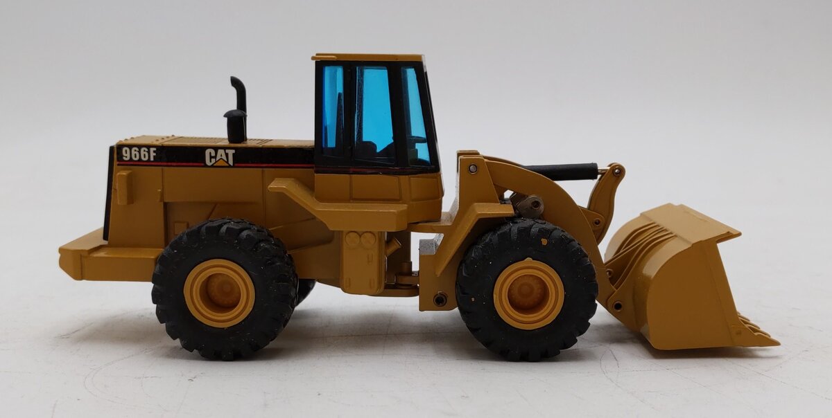 NZG 376 1:50 Caterpillar 966F Wheel Loader LN/Box