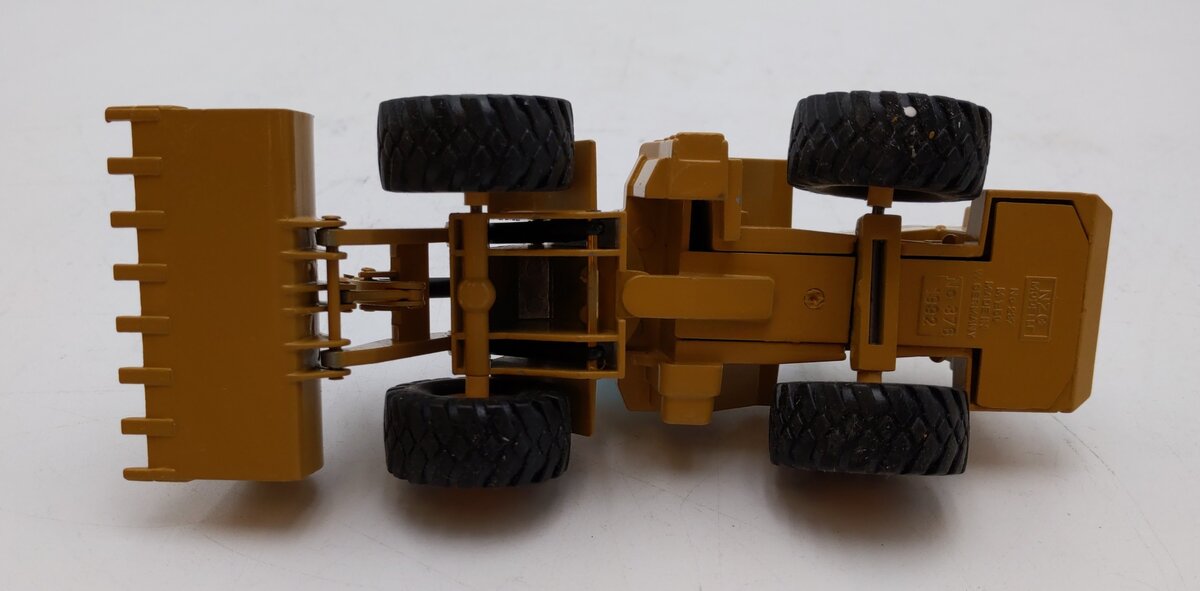 NZG 376 1:50 Caterpillar 966F Wheel Loader LN/Box