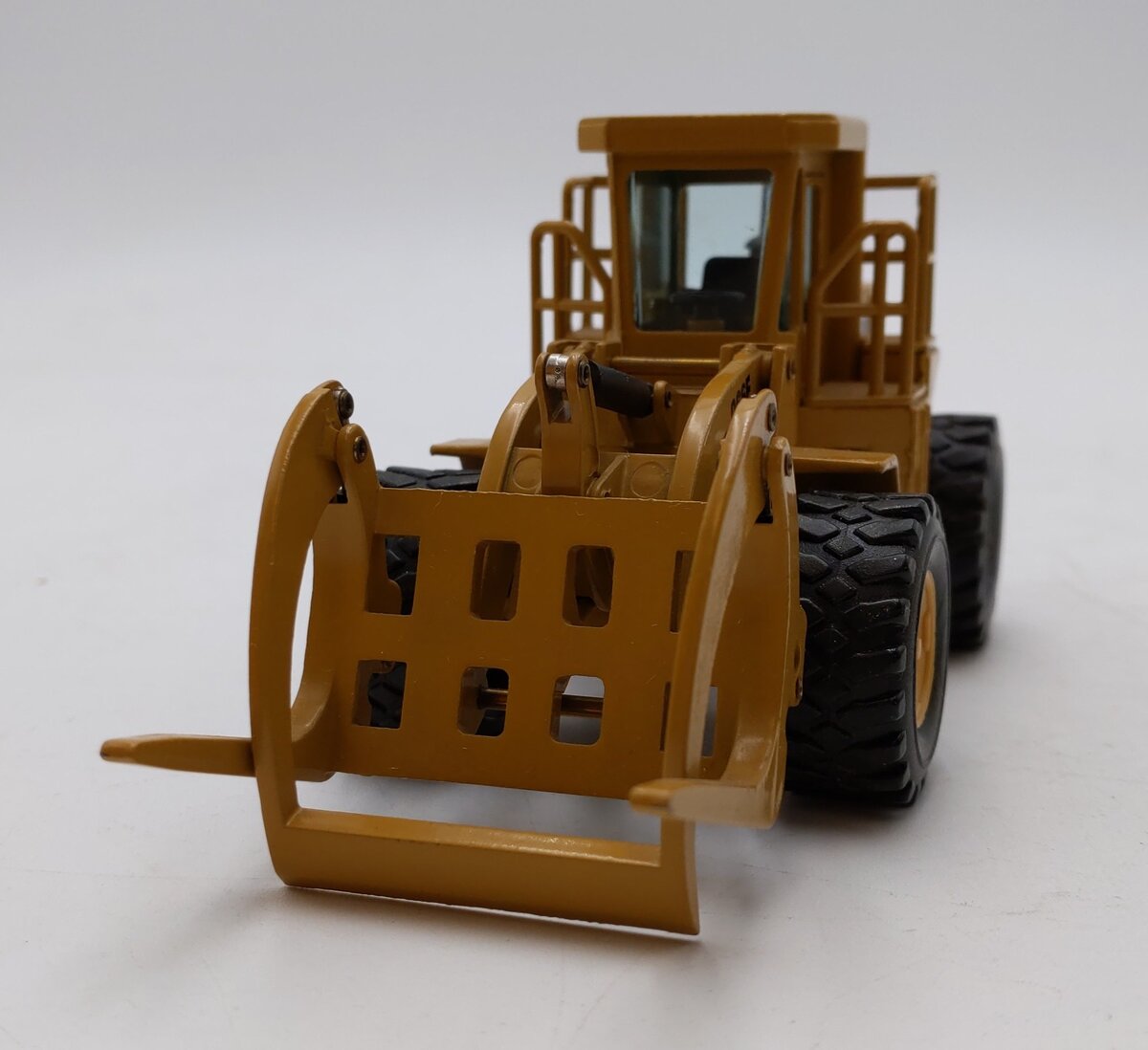 NZG Modelle  1:50 Scale Caterpillar 966F Log Loader LN/Box