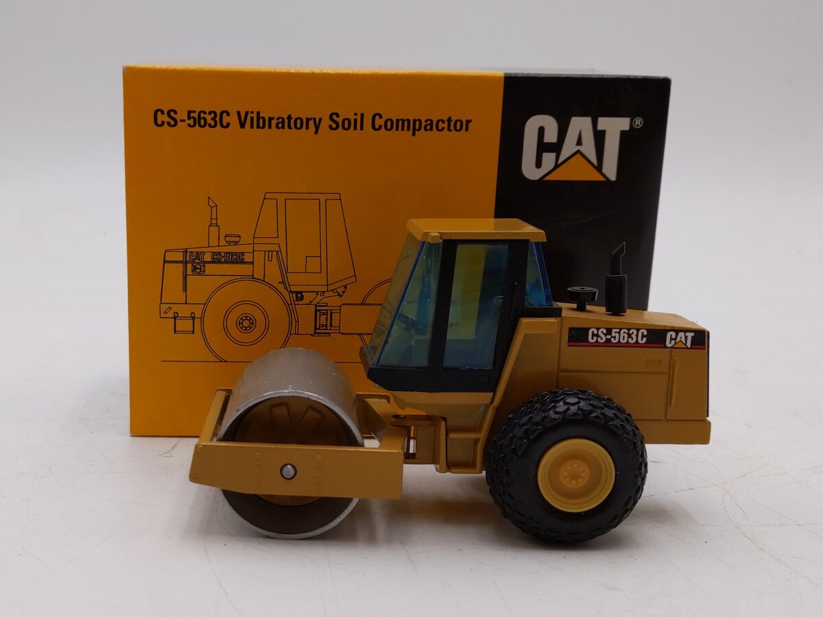 NZG 401 1:50 Die-Cast Caterpillar CS-563C Vibratory Soil Compactor LN/Box