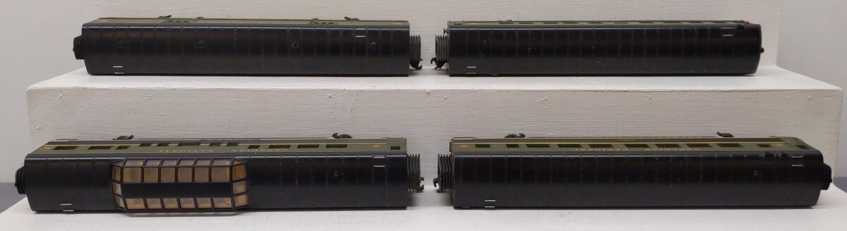 MTH 30-6766 O Canadian National 60' Streamlined ABS Passenger Set (Set of 4) VG