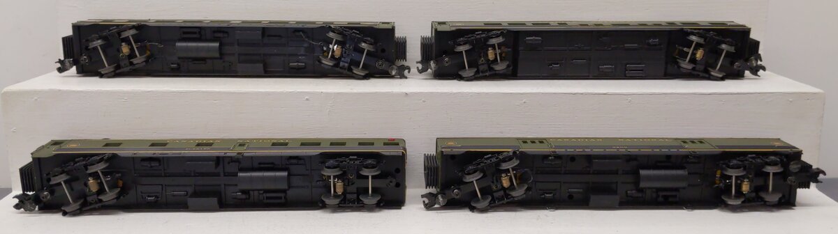MTH 30-6766 O Canadian National 60' Streamlined ABS Passenger Set (Set of 4) VG