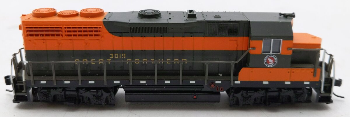 Atlas 46513 N Scale Great Northern GP-35 Diesel Locomotive #3019 EX