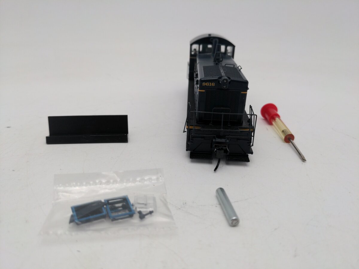 Walthers 920-41424 HO Scale Proto2000 SW9/1200 Baltimore&Ohio Locomotive #9616 EX/Box