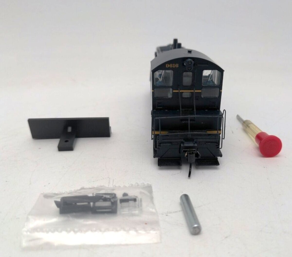 Walthers 920-41424 HO Scale Proto2000 SW9/1200 Baltimore&Ohio Locomotive #9616 EX/Box