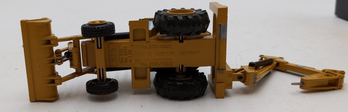 NZG JB479 Modelle 1:50 Scale Caterpillar 428 Backhoe Loader w/ Hydraulic Hammer LN/Box